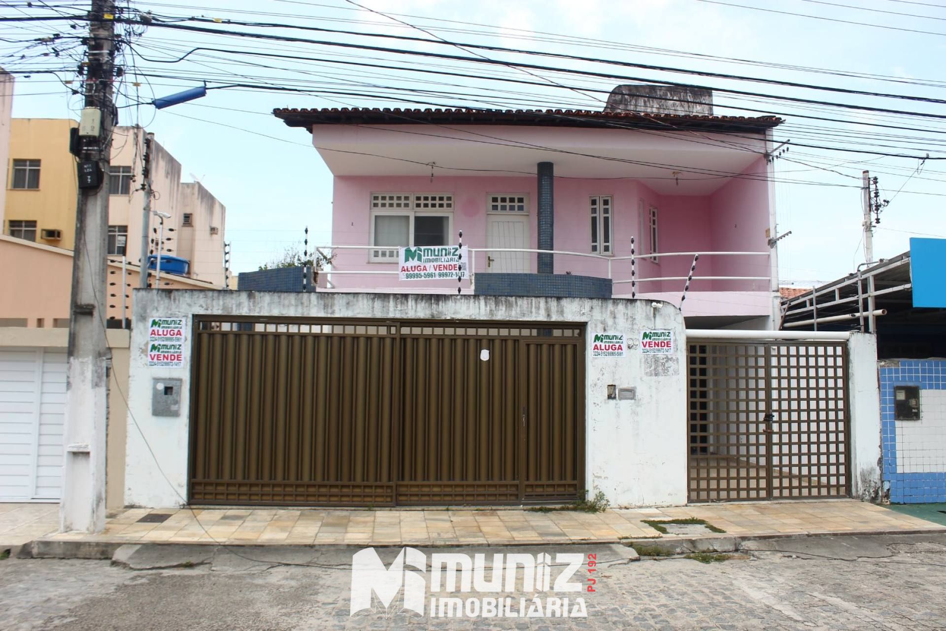 VENDE-SE CASA NA RUA MANOEL DONIZETTI VIEIRA - LUZIA