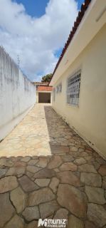 VENDE-SE CASA PROXIMO A PRAÇA DA BANDEIRA - SAO JOSE