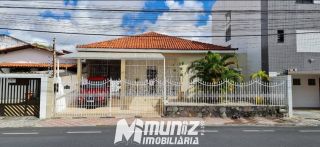 VENDE-SE CASA PROXIMO A PRAÇA DA BANDEIRA - SAO JOSE