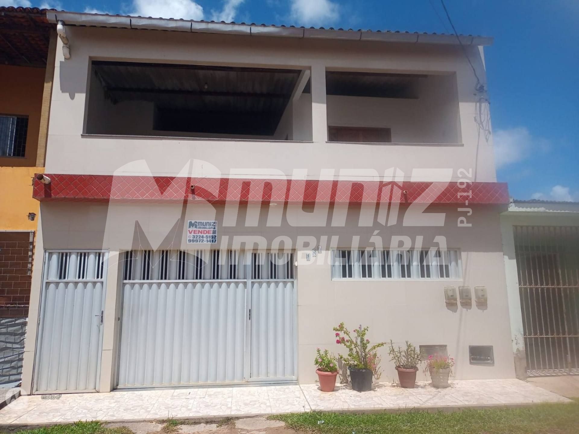 vende-se casa com 2 pavimentos no Rosa Elze