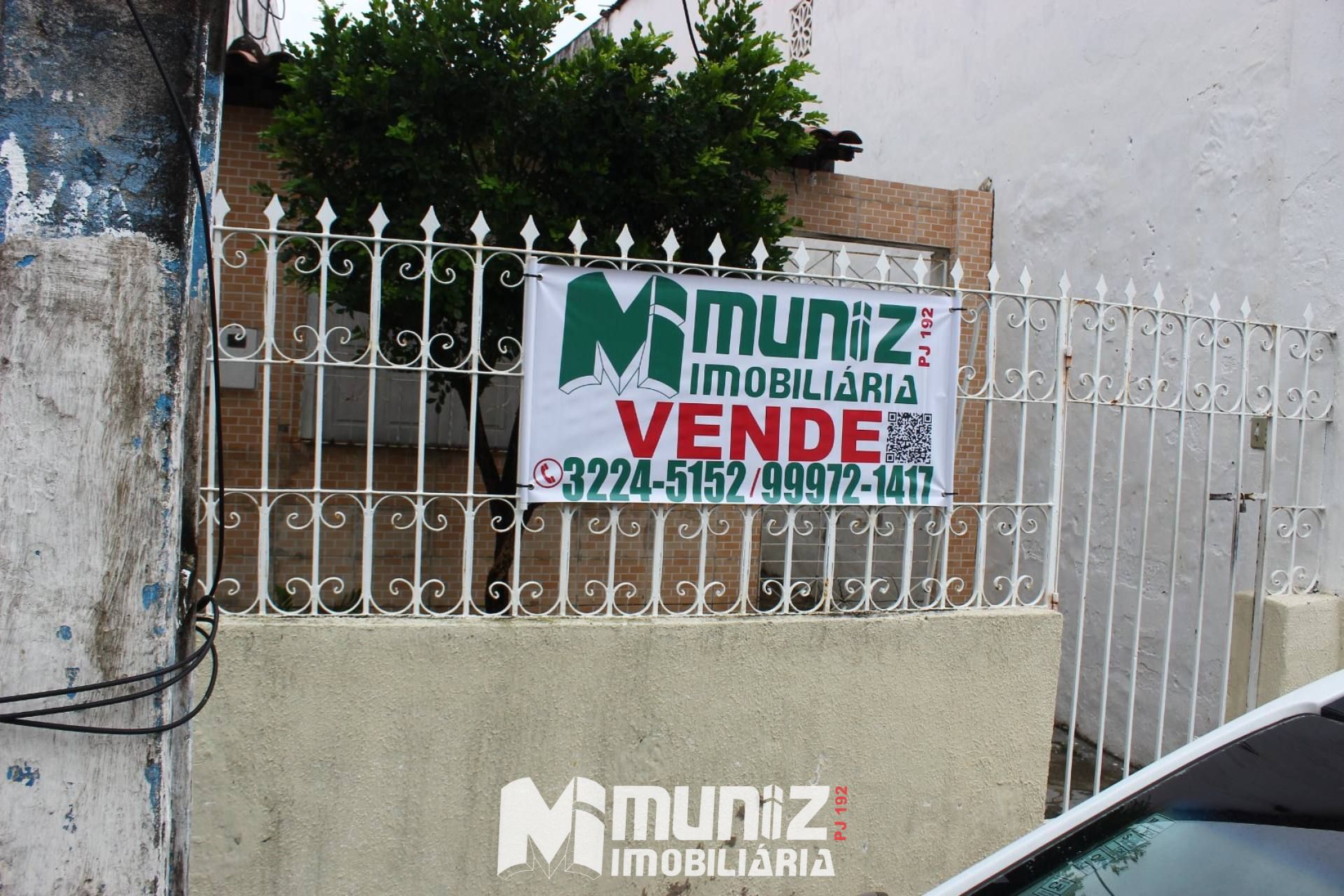 VENDE-SE CASA NA RUA SENADOR ROLLEMBERG - SAO JOSE