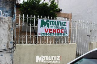 VENDE-SE CASA NA RUA SENADOR ROLLEMBERG - SAO JOSE