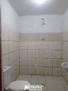 VENDE-SE CASA NO BAIRRO INDUSTRIAL