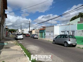 VENDE-SE CASA NA RUA DIVINA PASTORA - GETULIO VARGAS