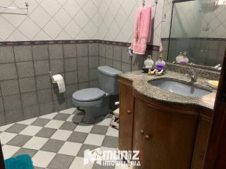 VENDE-SE CASA NA RUA DOM BOSCO