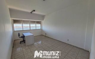 Sala Comercial Desocupada à Venda no Edifício Oviedo Teixeira – Bairro Centro