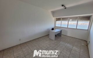 Sala Comercial Desocupada à Venda no Edifício Oviedo Teixeira – Bairro Centro