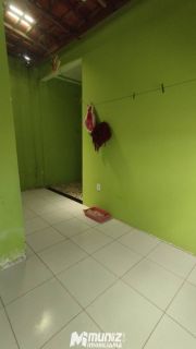 vende-se casa c/2 pavimentos no Conj Valadares