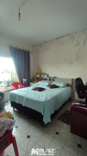 vende-se casa c/2 pavimentos no Conj Valadares