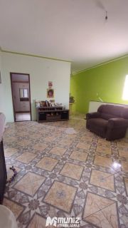 vende-se casa c/2 pavimentos no Conj Valadares