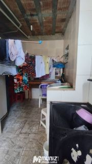 vende-se casa c/2 pavimentos no Conj Valadares