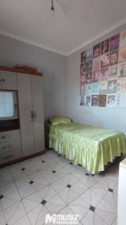 vende-se casa c/2 pavimentos no Conj Valadares