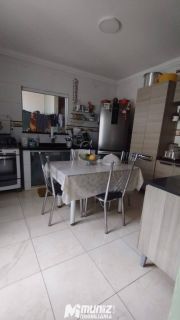 vende-se casa c/2 pavimentos no Conj Valadares