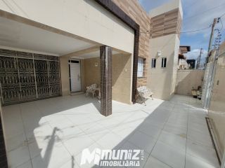 Excelente Casa Espaçosa Para Alugar Na Rua Marechal Floriano Peixoto - Bairro Getúlio Vargas