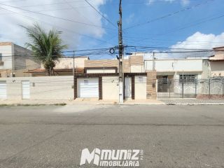 Excelente Casa Espaçosa Para Alugar Na Rua Marechal Floriano Peixoto - Bairro Getúlio Vargas
