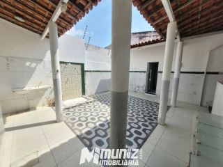 Excelente Casa Espaçosa Para Alugar Na Rua Marechal Floriano Peixoto - Bairro Getúlio Vargas