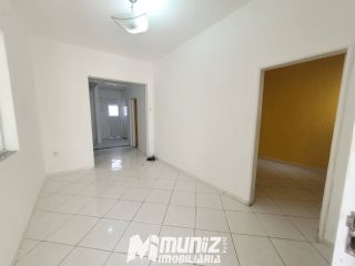 Excelente Casa Espaçosa Para Alugar Na Rua Marechal Floriano Peixoto - Bairro Getúlio Vargas