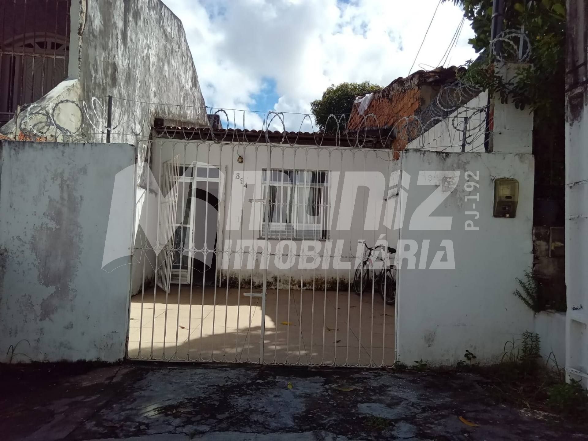VENDE-SE CASA RUA FREI PAULO