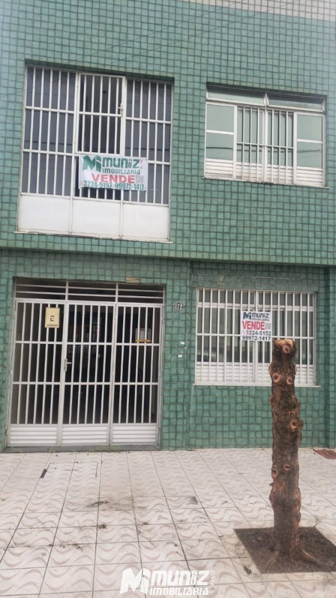 Casa à Venda com 2 Pavimentos — Versátil para Residência ou Negócio