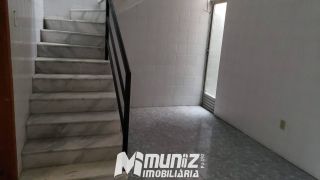 Casa à Venda com 2 Pavimentos — Versátil para Residência ou Negócio