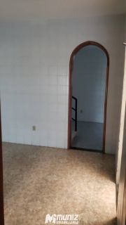 Casa à Venda com 2 Pavimentos — Versátil para Residência ou Negócio