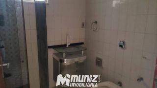 Casa à Venda com 2 Pavimentos — Versátil para Residência ou Negócio