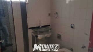 Casa à Venda com 2 Pavimentos — Versátil para Residência ou Negócio