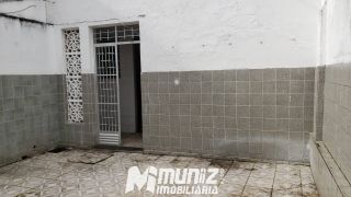 Casa à Venda com 2 Pavimentos — Versátil para Residência ou Negócio