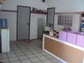 VENDE-SE CASA COM PONTO COMERCIAL 