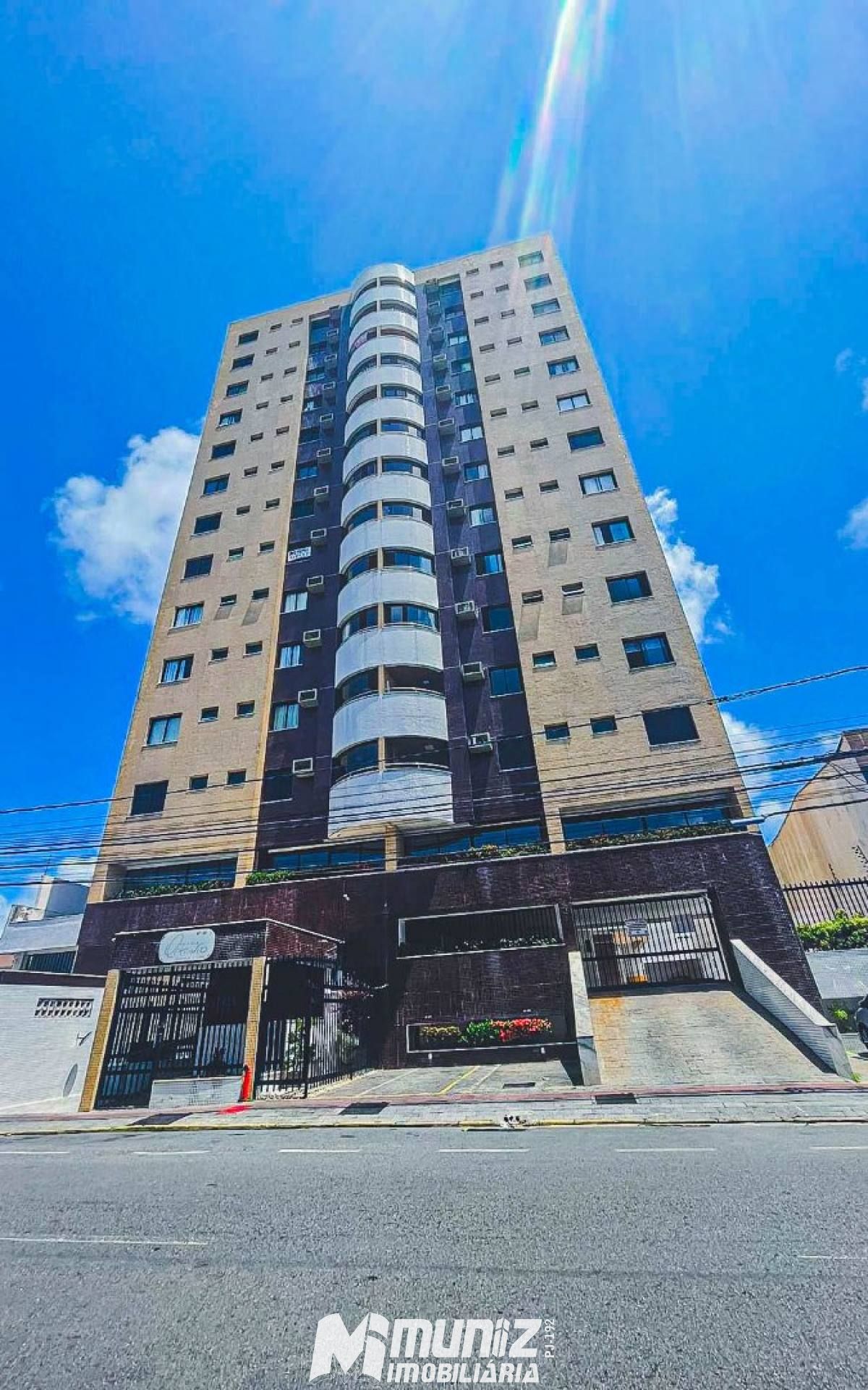 Apartamento à Venda com Varanda Gourmet e Móveis Planejados no Edifício Octávio Soares Filho