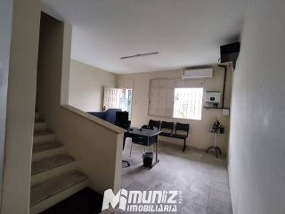 Vende-se Imóvel Comercial e Residencial de 2 Pavimentos na Desembargador Maynard