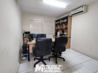 Vende-se Imóvel Comercial e Residencial de 2 Pavimentos na Desembargador Maynard