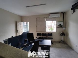 Vende-se Imóvel Comercial e Residencial de 2 Pavimentos na Desembargador Maynard