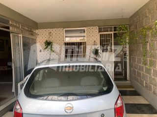 VENDE-SE CASA C/2 PAV. C/2 KITNET - Para Comercio ou Residencia