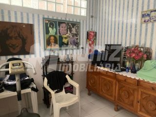 VENDE-SE CASA C/2 PAV. C/2 KITNET - Para Comercio ou Residencia