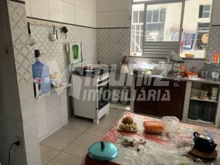 VENDE-SE CASA C/2 PAV. C/2 KITNET - Para Comercio ou Residencia